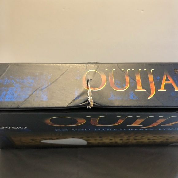 Ouija Board Game by TCG English and French With Planchette And Instructions - Picture 4 of 13